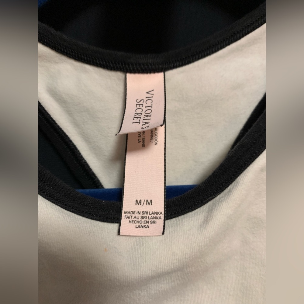 Victoria’s Secret cropped sports-like top (bra) - Picture 2 of 3